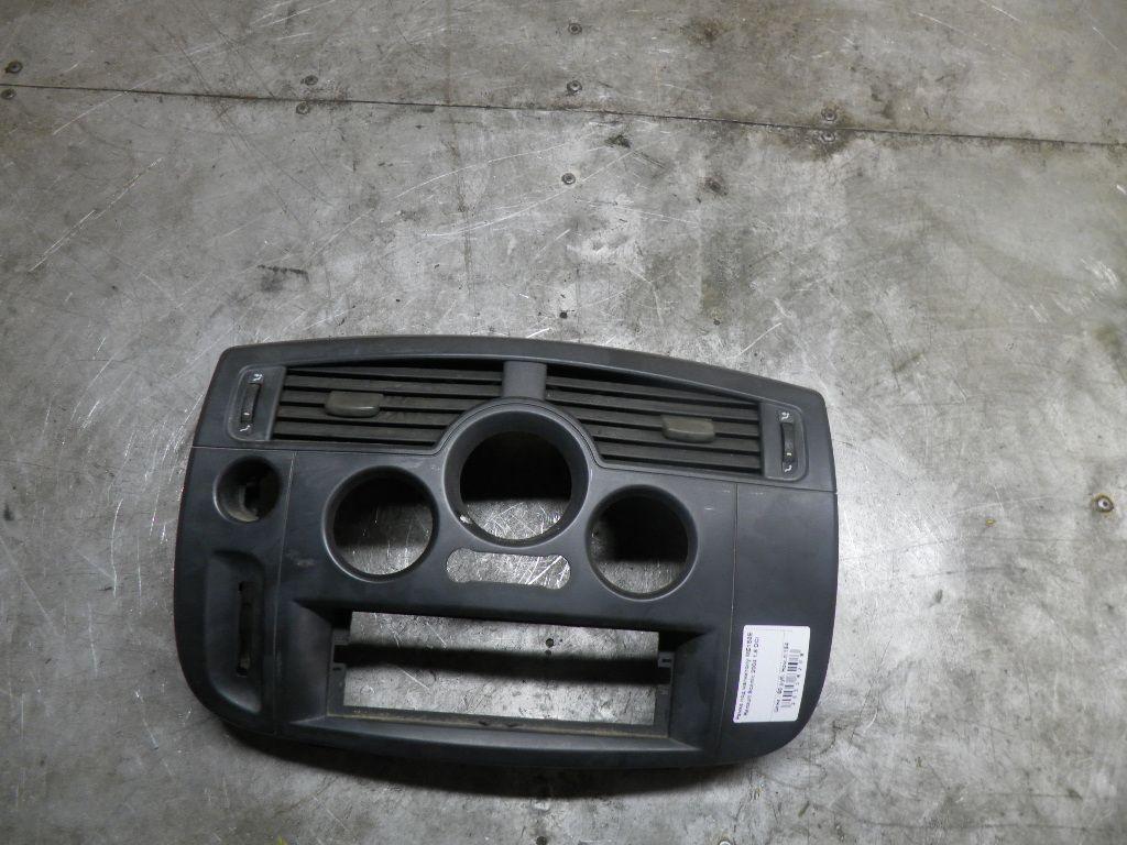 Рамка под магнитолу ME1S8E Renault Scenic купить на авторазборке