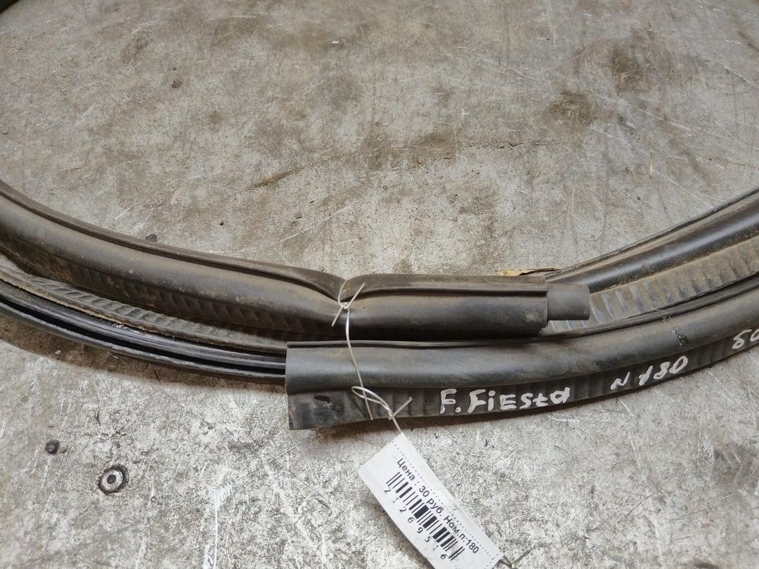 Уплотнитель багажника 4696O1 Ford Fiesta купить в магазине запчастей бу