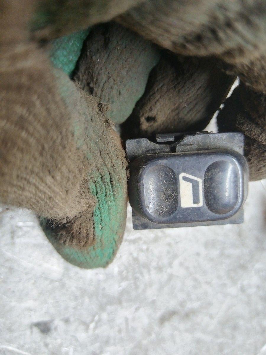 Кнопка стеклоподъемника AX4TWH Peugeot 406