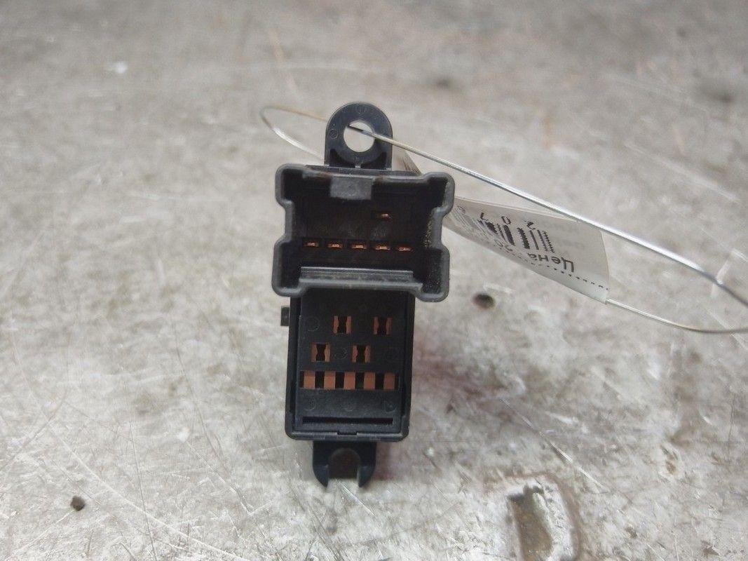 Кнопка стеклоподъемника переднего правого TGLEVV Nissan Note купить с доставкой