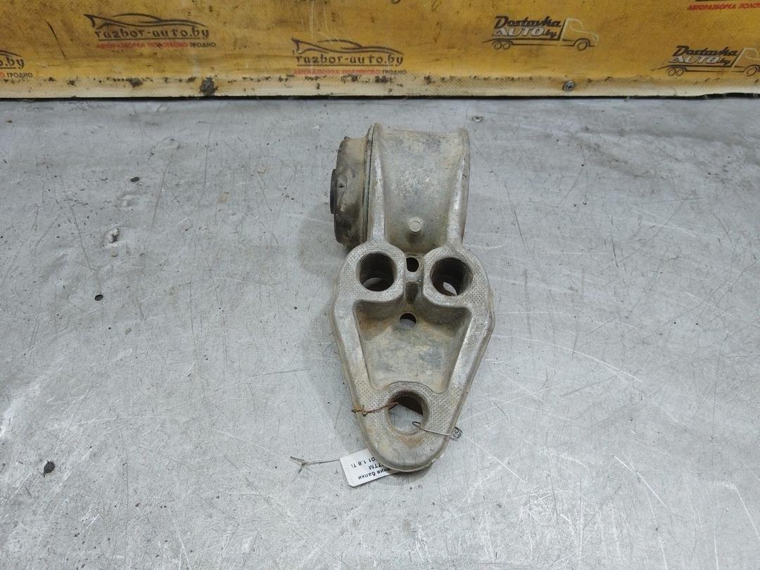 Кронштейн крепления балки подвески HQMTTM Volkswagen Passat undefined