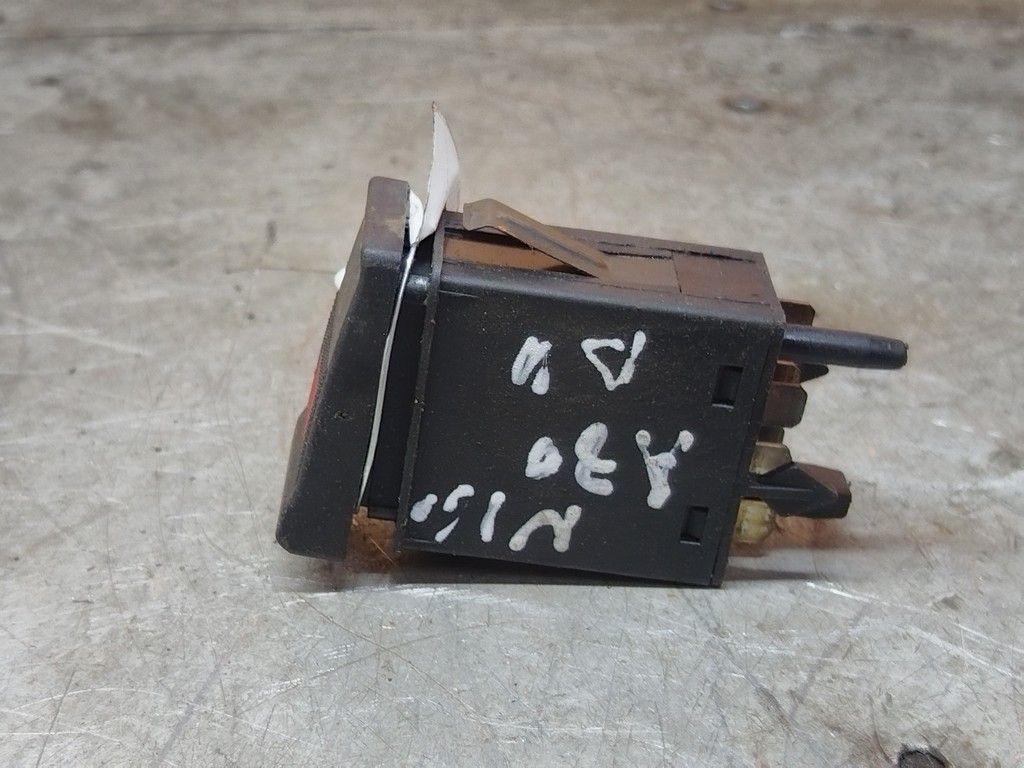 Кнопка аварийной сигнализации VC3OVI Audi 80 купить