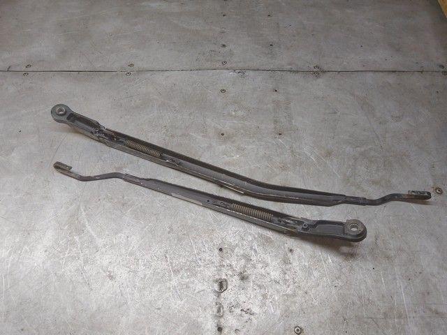 Щеткодержатель (поводок стеклоочистителя, дворник) QLT3U6 Nissan Primera