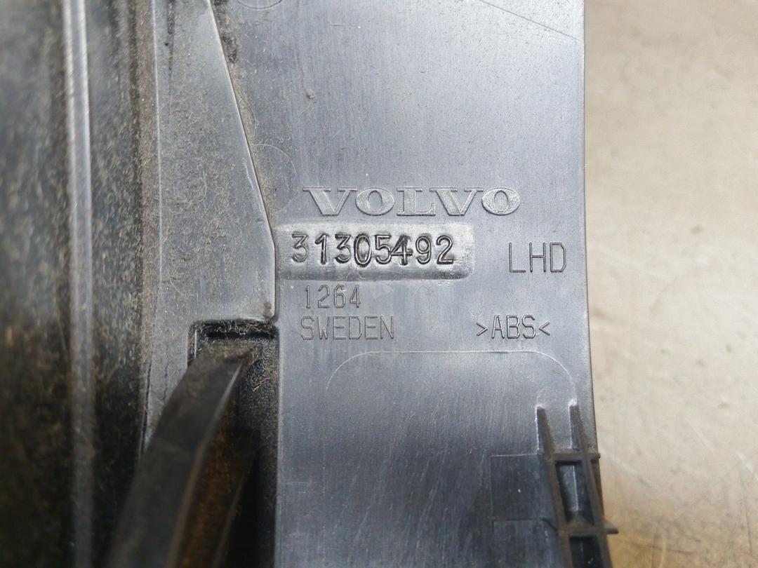 Бардачок IL2YV6 Volvo XC70 undefined
