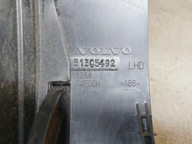 Бардачок IL2YV6 Volvo XC70 undefined