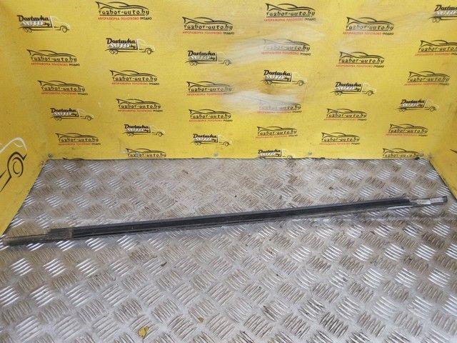 Молдинг стекла двери задней правой наружный 17S69A Volkswagen Passat купить