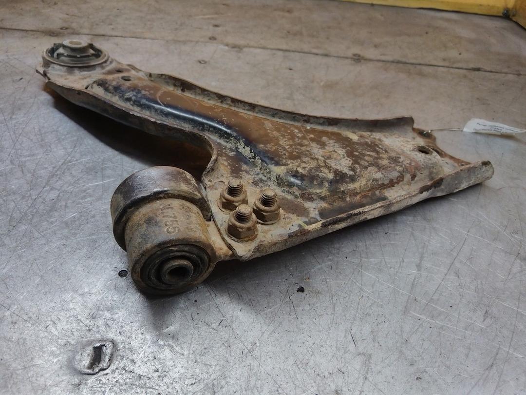 Рычаг передний правый Z143U0 Opel Meriva купить на авторазборке