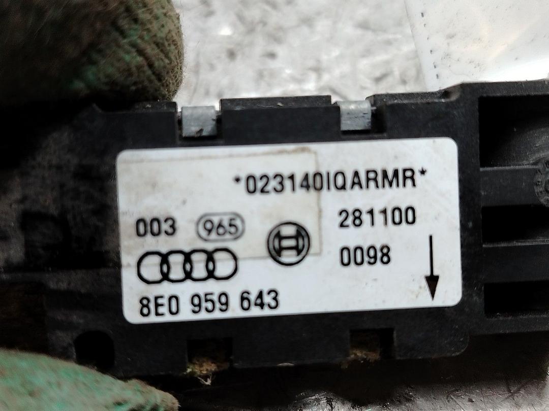 Датчик удара 6O8A9V Audi A4 - Фото 4