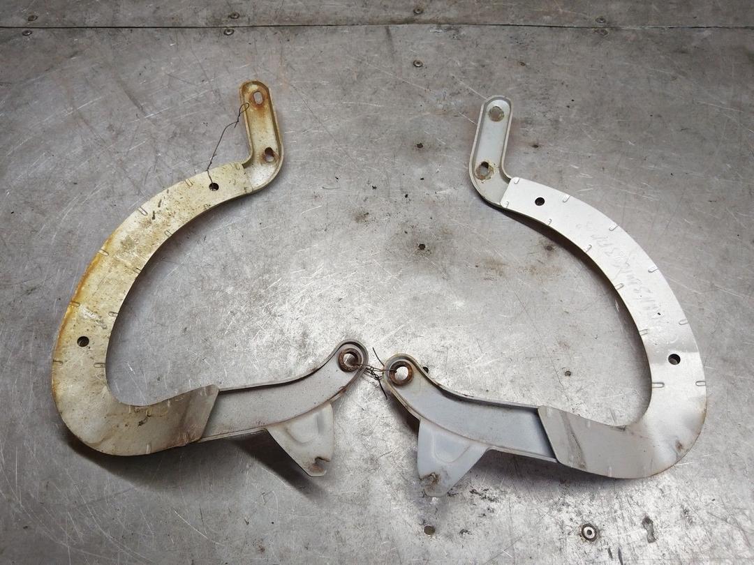 Петля крышки багажника FPXY18 Volkswagen Jetta купить в магазине запчастей бу