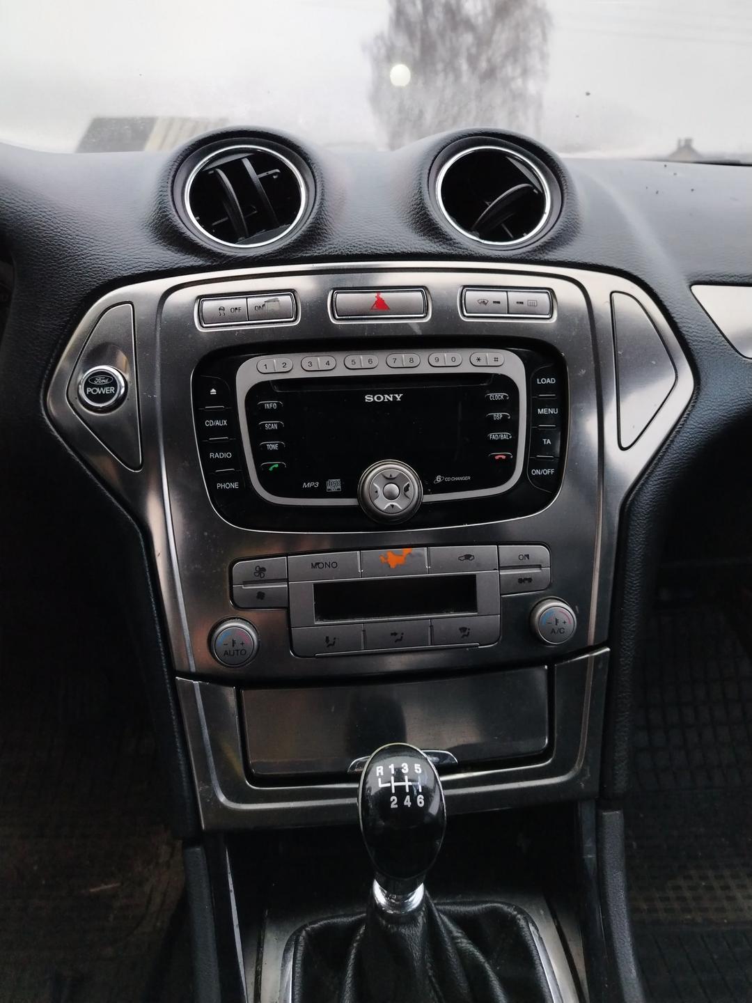 Кнопка антипробуксовочной системы GTHJ37 Ford Mondeo