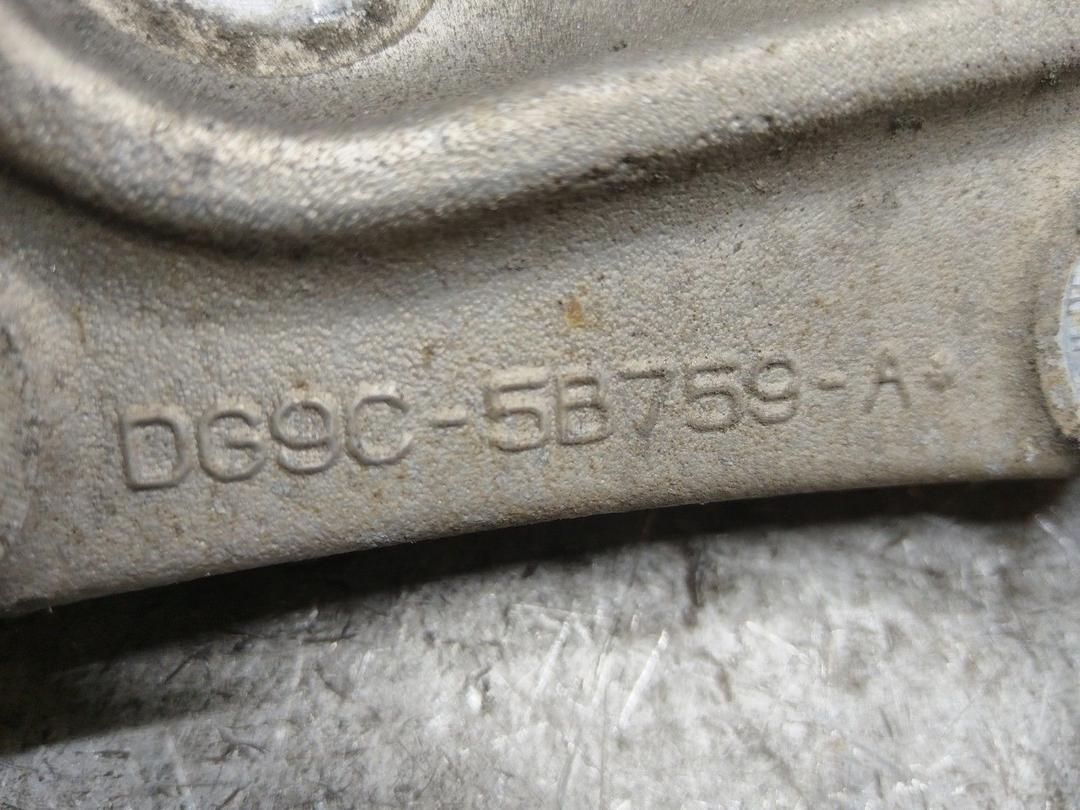 Кулак задний левый UOL7M5 Ford Fusion купить на авторазборке