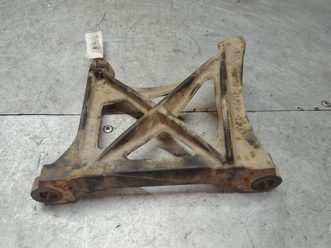 Кронштейн компрессора кондиционера 479F4I Toyota Avensis - Фото 2