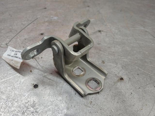 Петля двери задней правой PEL79E Renault Grand Scenic купить