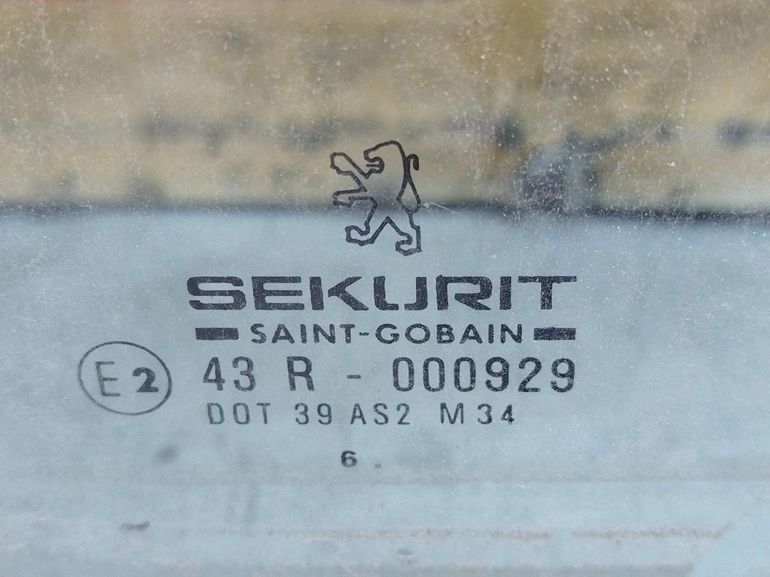 Стекло двери задней левой BJZ212 Peugeot 605 - Фото 2