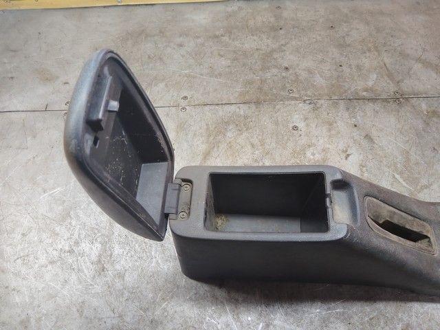 Консоль салона (кулисная часть) LM65SH Mazda 323F купить с доставкой