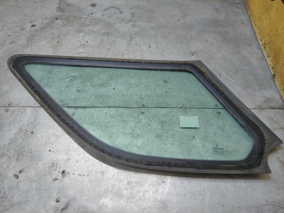 Стекло кузовное боковое правое IM0IZ2 Peugeot 306 - Фото 3