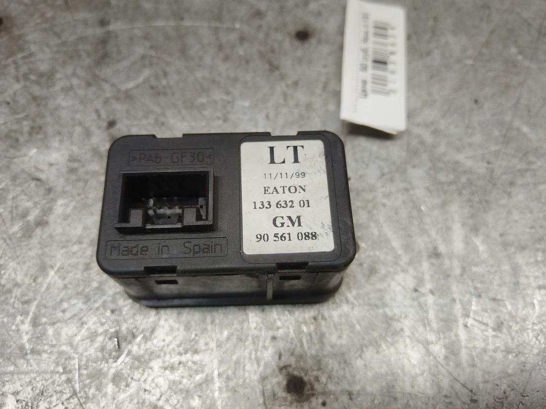 Блок управления стеклоподъемниками 7364S3 Opel Astra купить в магазине запчастей бу