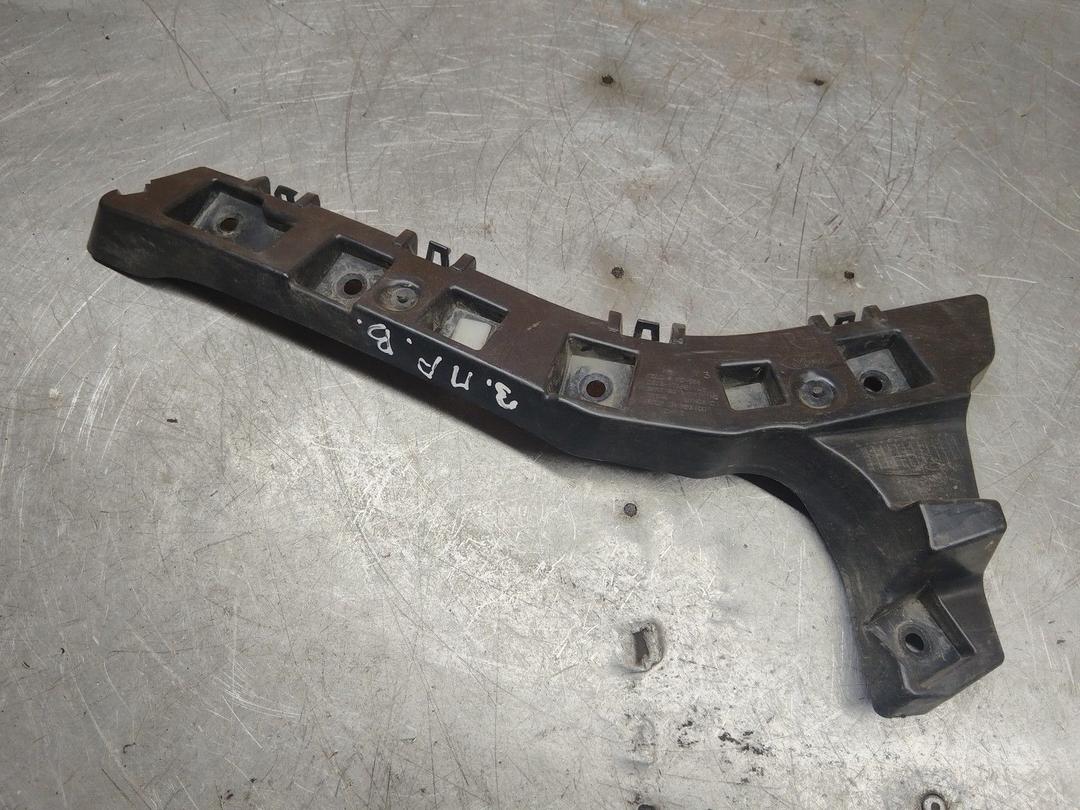 Кронштейн крепления бампера заднего R7L18P Ford Fusion