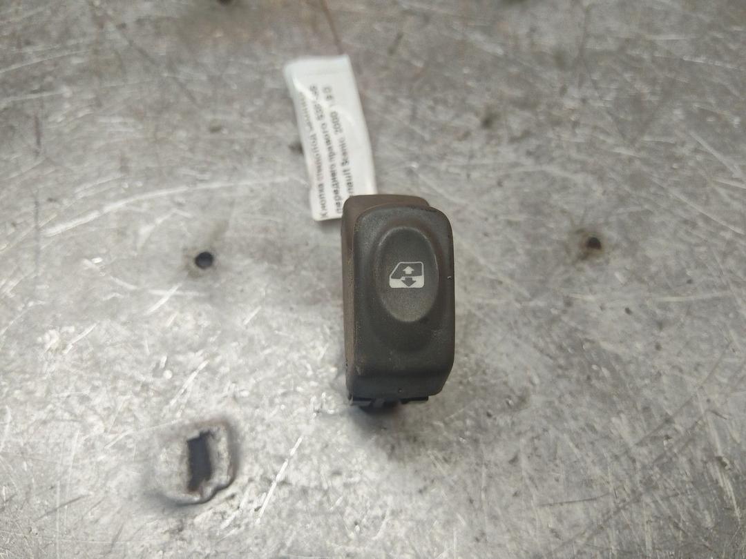 Кнопка стеклоподъемника переднего правого 5385S5 Renault Scenic