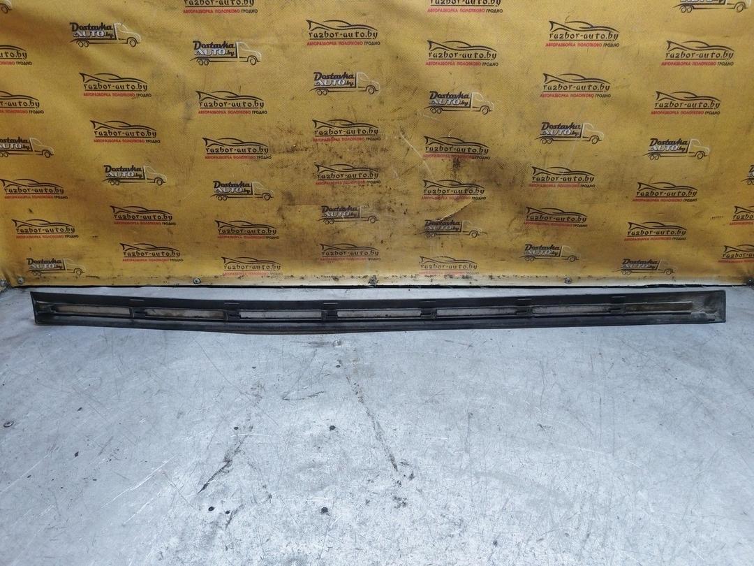 Молдинг двери передней правой V31I40 Peugeot 406 купить