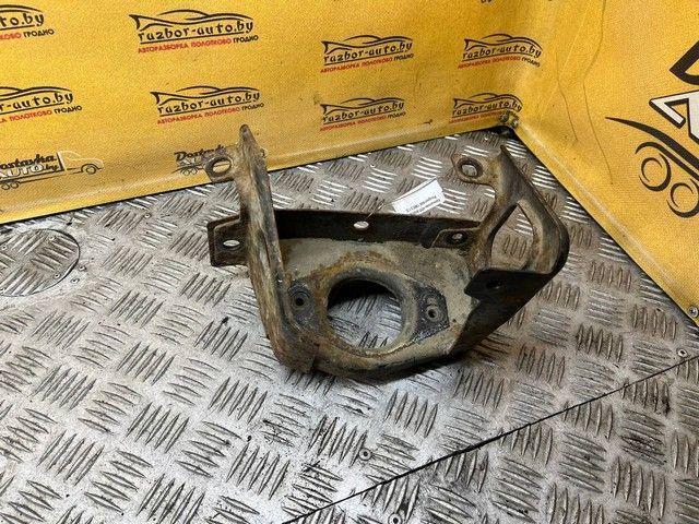 Кронштейн КПП 6WW639 Peugeot 605