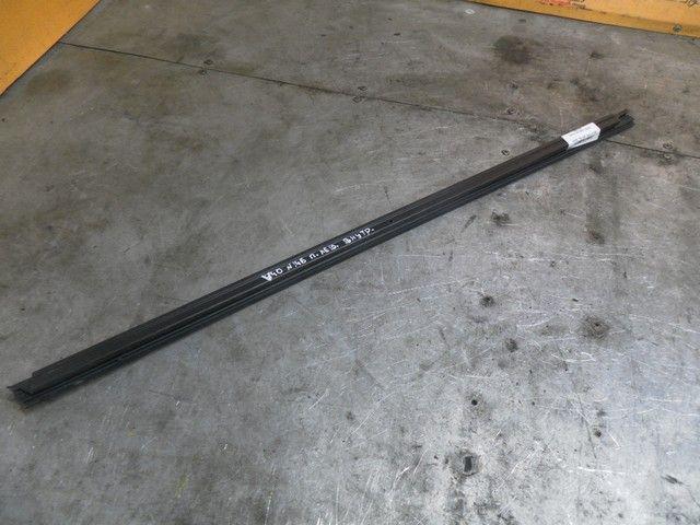 Молдинг стекла двери передней левой внутренний 99DX0E Volvo V40 - Фото 1