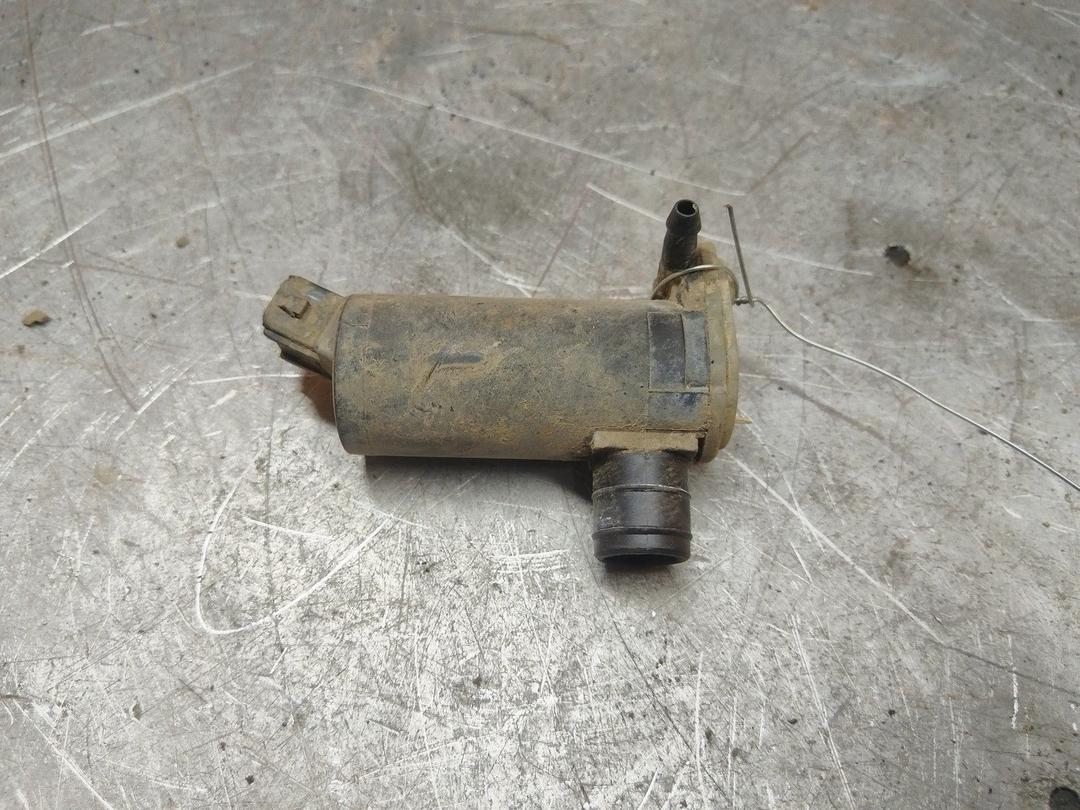 Насос (моторчик) омывателя стекла VV5F4G Ford Mondeo - Фото 1