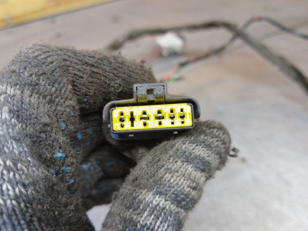 Проводка двери задней правой 0KWEO2 Renault Grand Scenic купить с доставкой