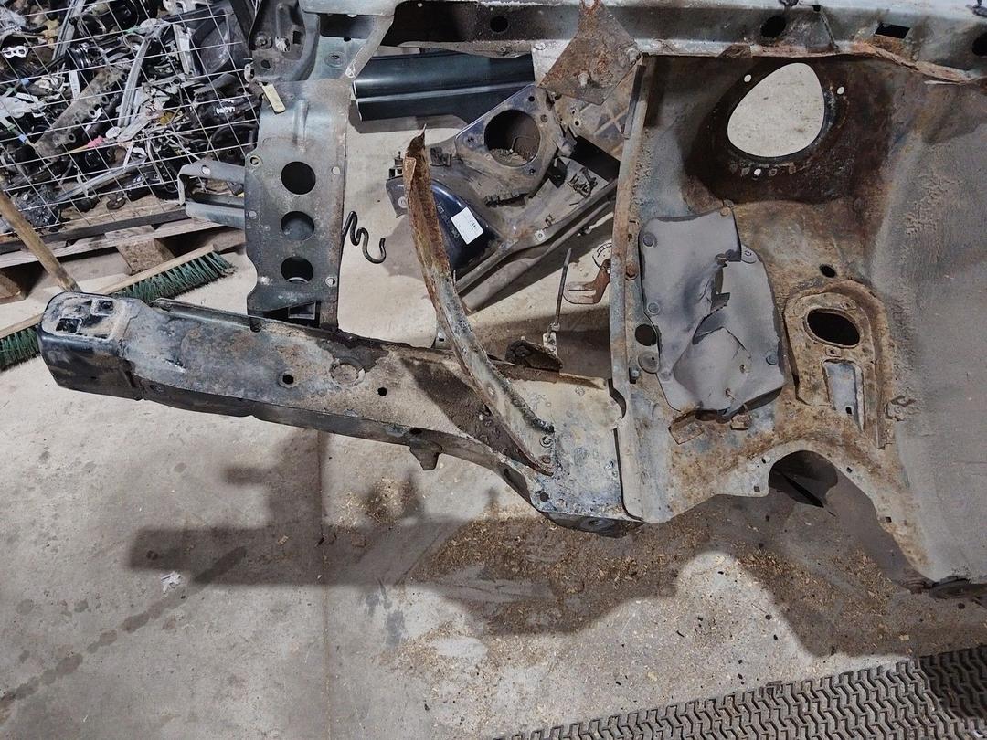 Лонжерон левый DFD6IT Audi 100 купить на авторазборке