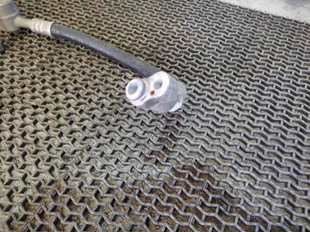 Трубка кондиционера KDX8P4 Volkswagen Golf купить с доставкой