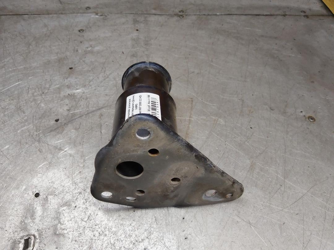 Кронштейн усилителя бампера переднего (Домик) II49R0 Peugeot 607