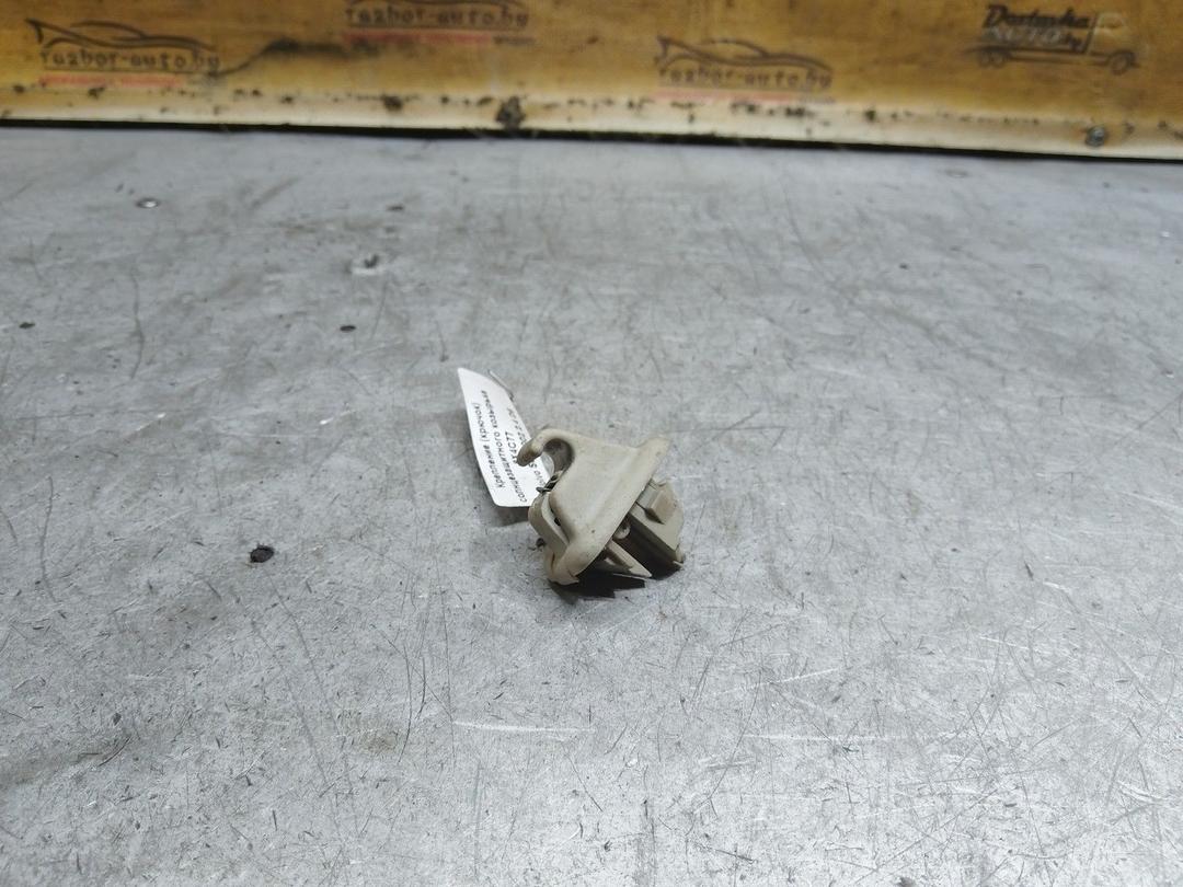 Крепление (крючок) солнцезащитного козырька 8X4C77 Volvo S60 купить с доставкой