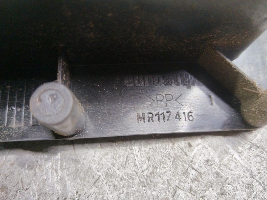 Решетка вентиляции кузова 5GPBGB Mitsubishi Carisma купить в магазине запчастей бу