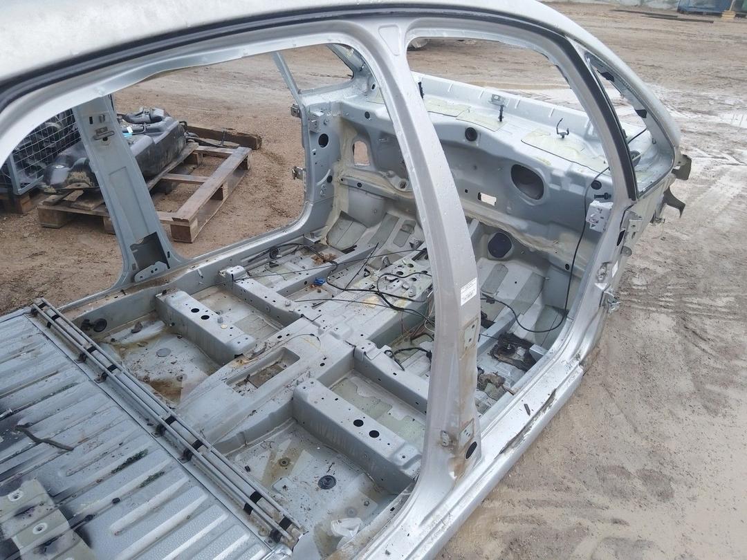 Стойка кузовная центральная правая E87F5Q Citroen Xsara Picasso купить с доставкой