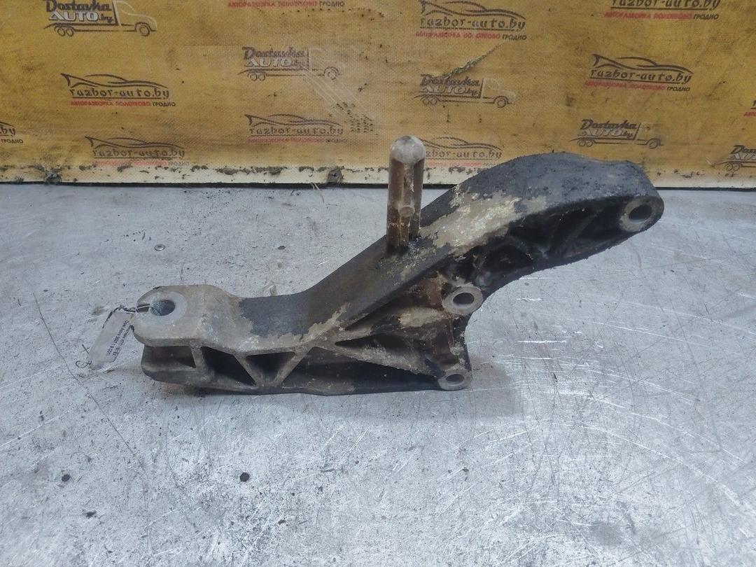 Кронштейн КПП 15I1BX Opel Astra - Фото 1