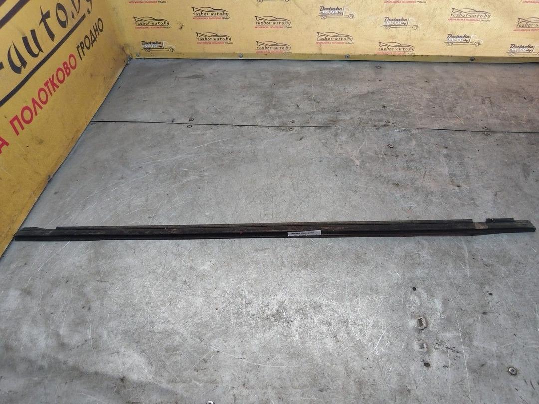 Молдинг стекла двери передней правой наружный SWJX6C Volkswagen Passat - Фото 2