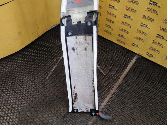 Обшивка стойки центральной левой UI7XQ6 BMW X5 E53 купить на авторазборке