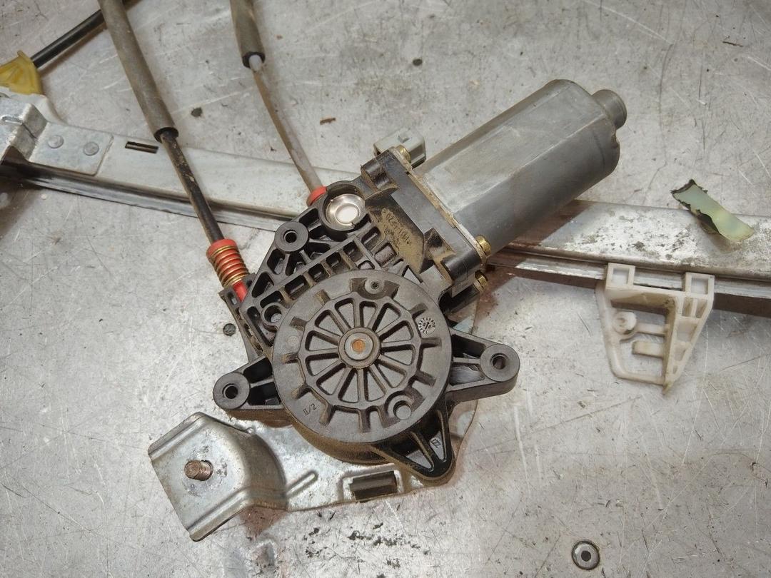 Стеклоподъемник электрический передний правый OO64GK Citroen Xsara купить