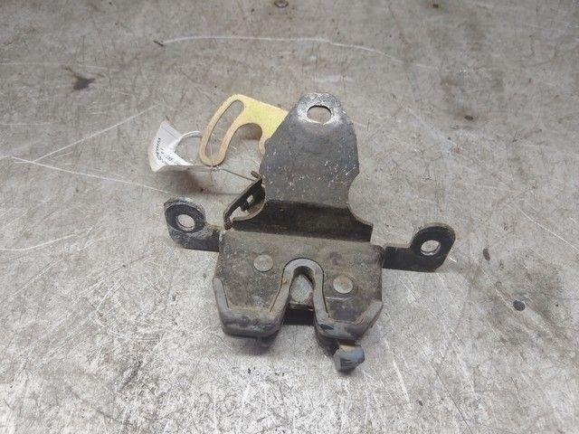 Замок багажника 8D6YHM Ford Escort