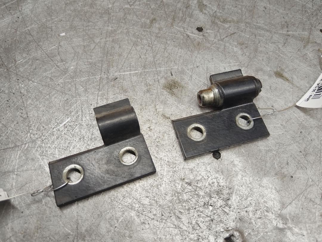 Петля двери передней правой P92ACF BMW 5 E39 купить