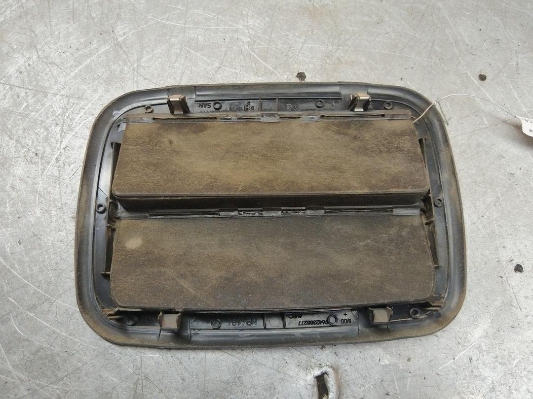 Решетка вентиляции кузова YEI9V7 Citroen Xsara Picasso купить