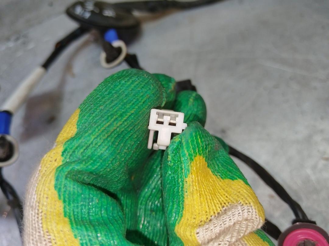 Проводка двери задней левой 4AY638 Kia Sorento купить на авторазборке