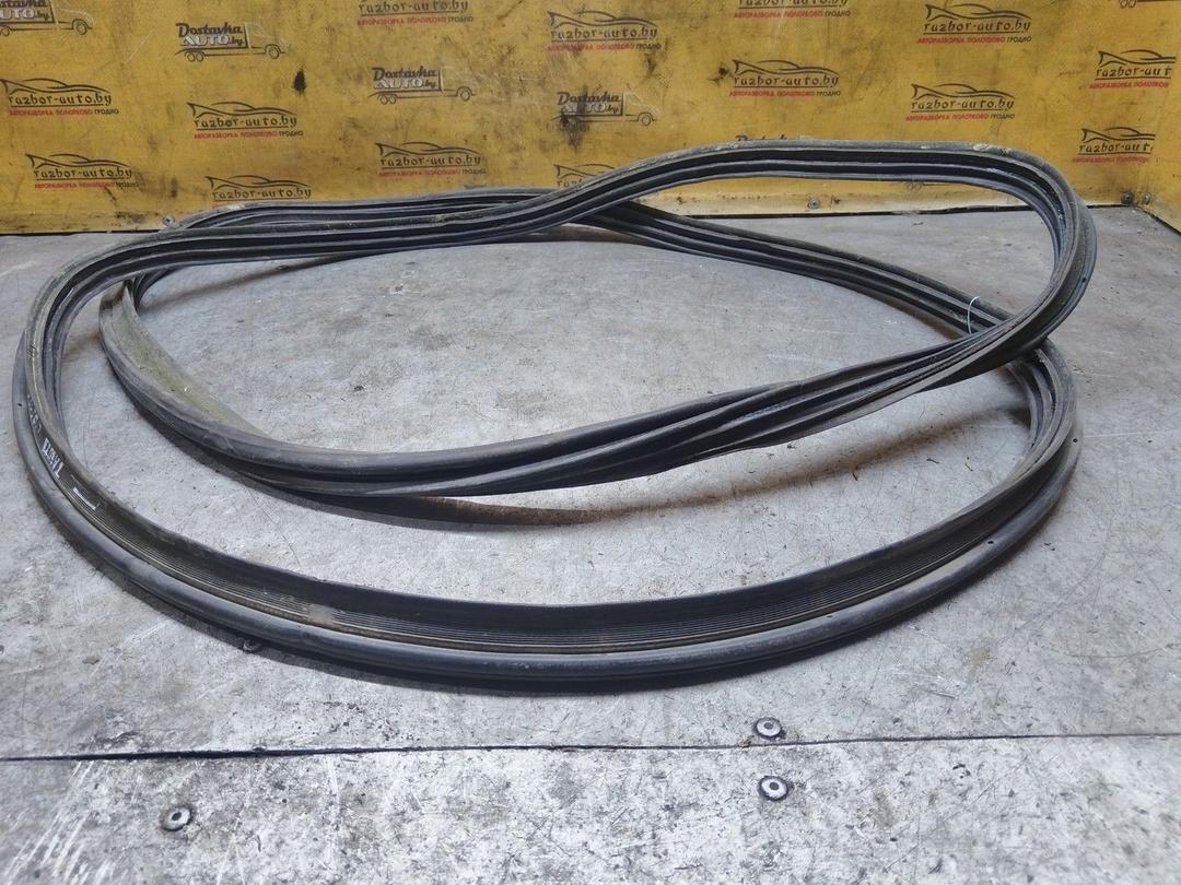 Уплотнитель багажника 3KWZ5T Toyota Corolla купить в магазине запчастей бу