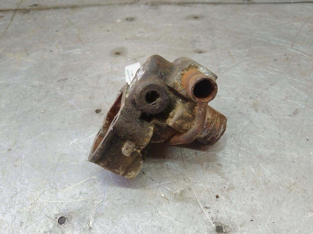 Корпус термостата 3M3ANR Citroen Saxo - Фото 3