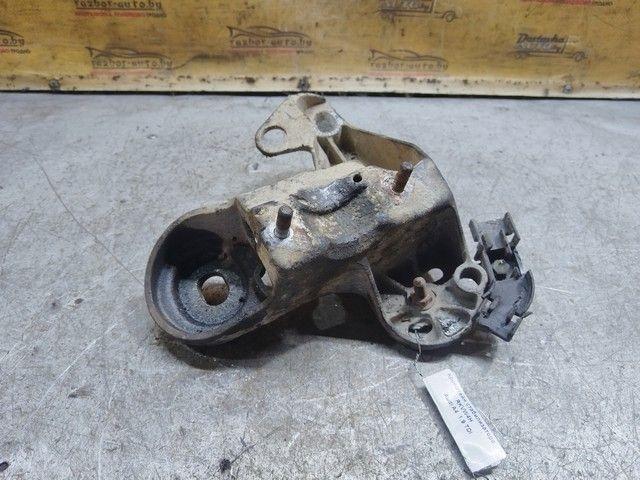 Кронштейн стабилизатора RKVW4H Audi A4 купить в магазине запчастей бу