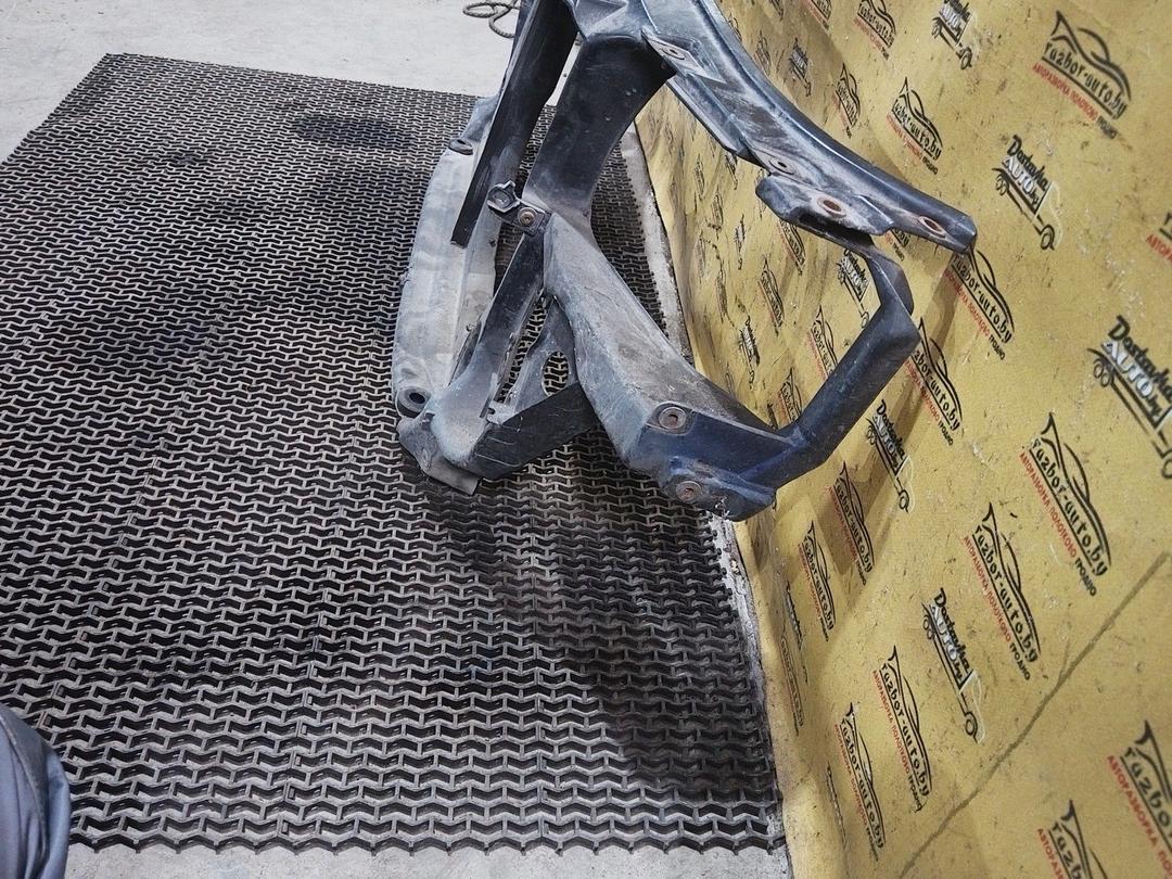 Передняя панель крепления облицовки (телевизор) K03JH6 Audi A4 купить в магазине запчастей бу