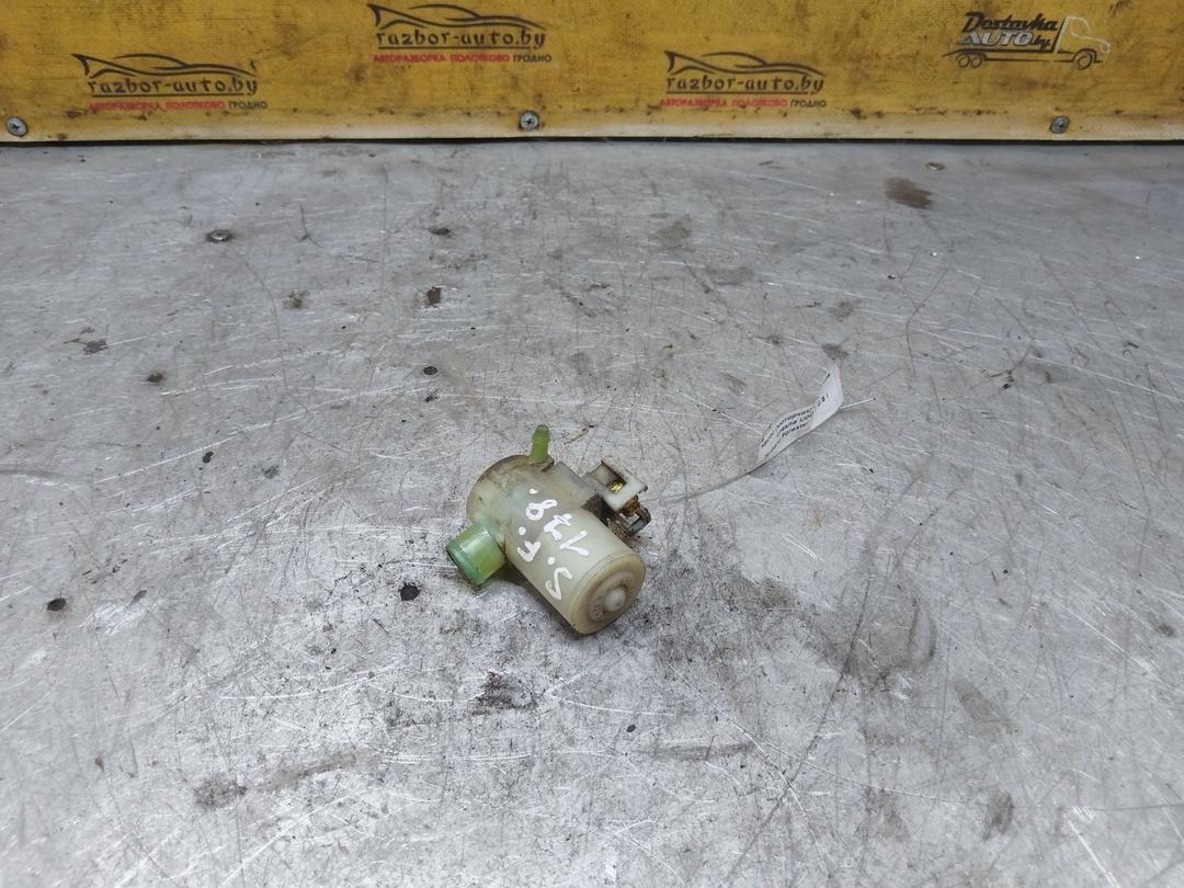 Насос (моторчик) омывателя стекла U0QXXJ Subaru Forester купить на авторазборке