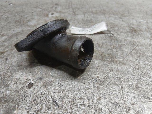 Фланец (тройник) системы охлаждения AV0Z6O Audi A4 купить на авторазборке