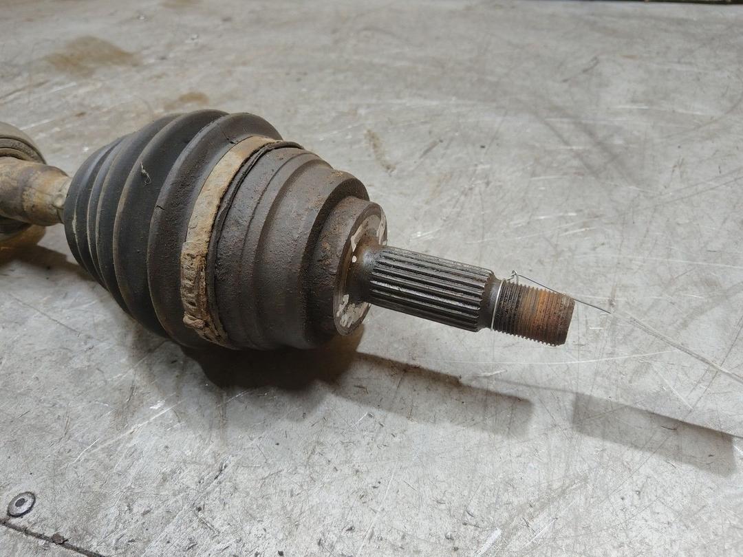 Полуось передняя левая (приводной вал, ШРУС) 12UGAK Renault Laguna купить