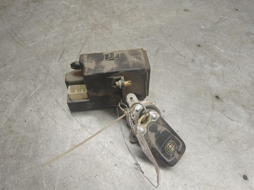 Кнопка запуска двигателя S2VC22 Alfa Romeo 159